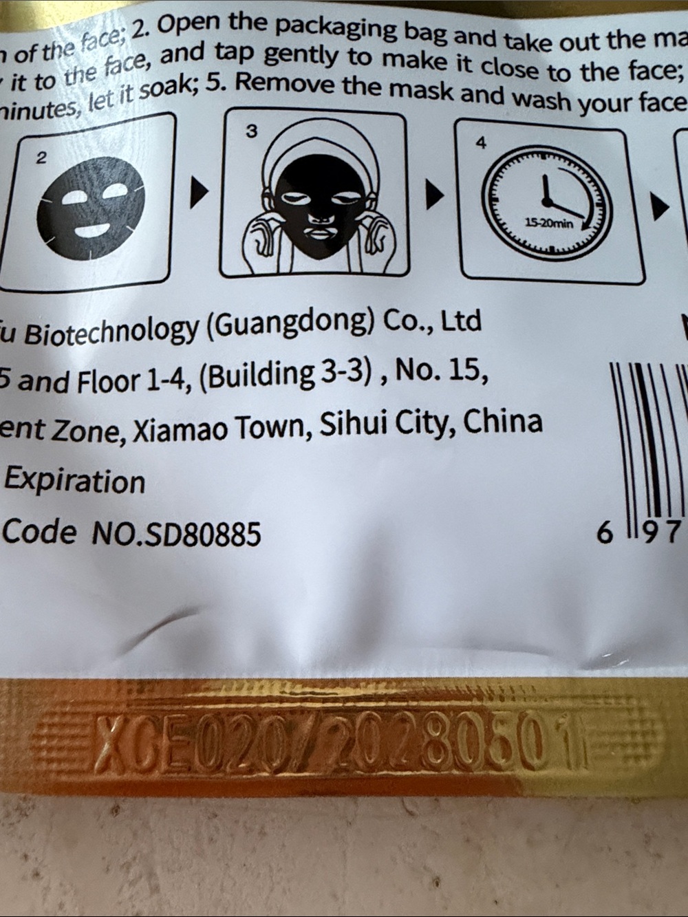 Sadoer Korean Skincare Collagen Anti-Aging Facial Mask – Gold/White - Picture 3 of 4